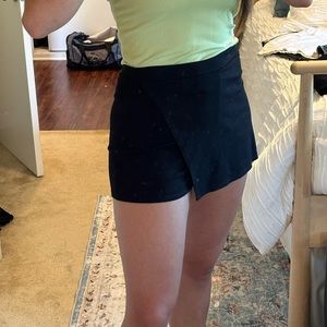 Black Skort